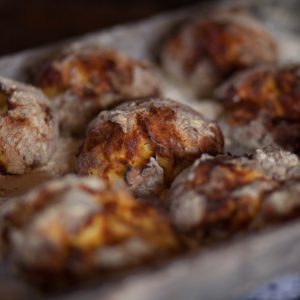 Broa doce de fubá de canjica com massa de queijo