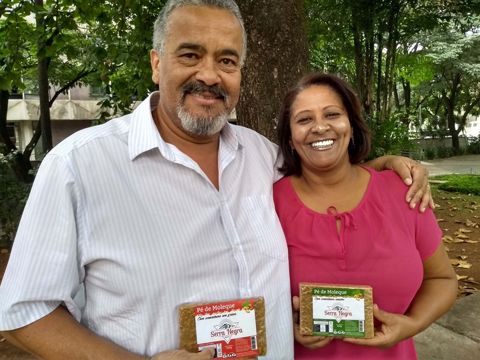 O pé-de-moleque do Armando, um dos melhores de Minas